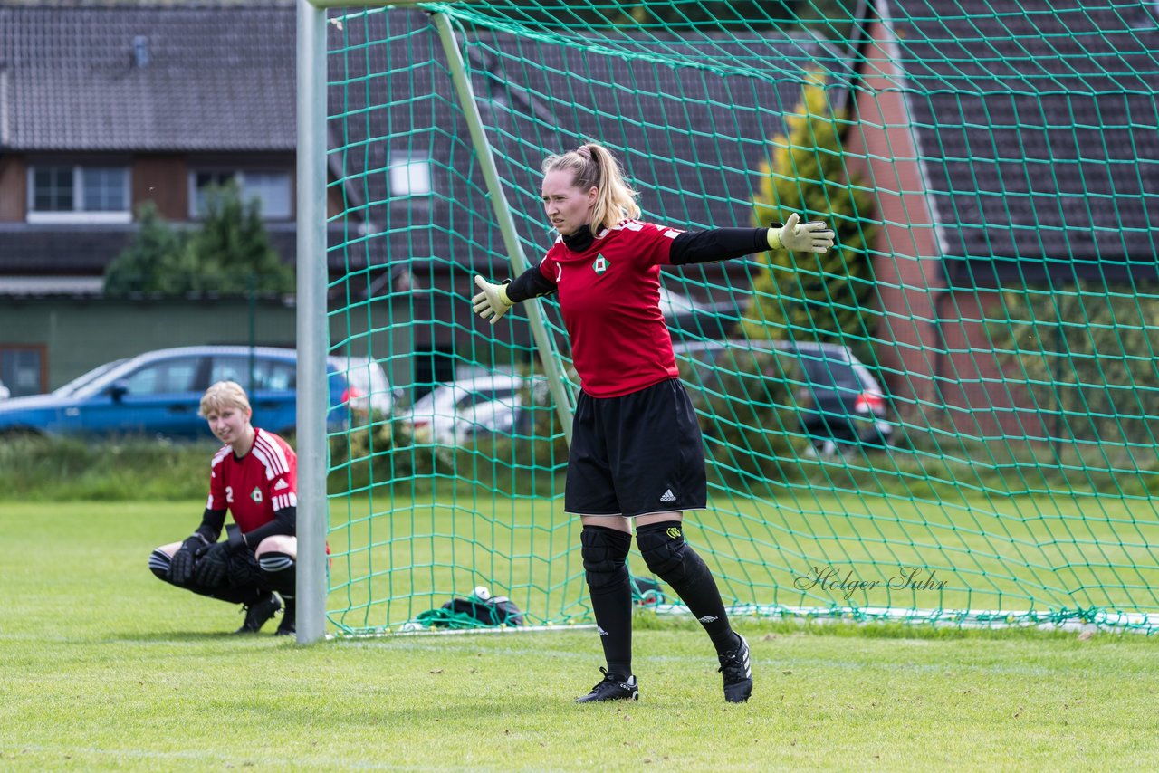 Bild 55 - F SV Boostedt - SV Fortuna St. Juergen : Ergebnis: 2:1